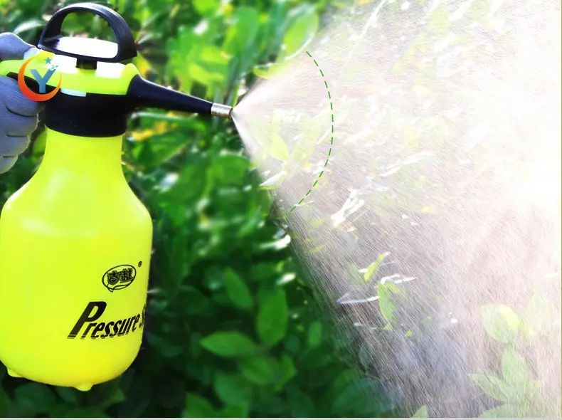 Garden Supplies 2L Hand Held Manual Pressure Garden Trigger Sprayer family use