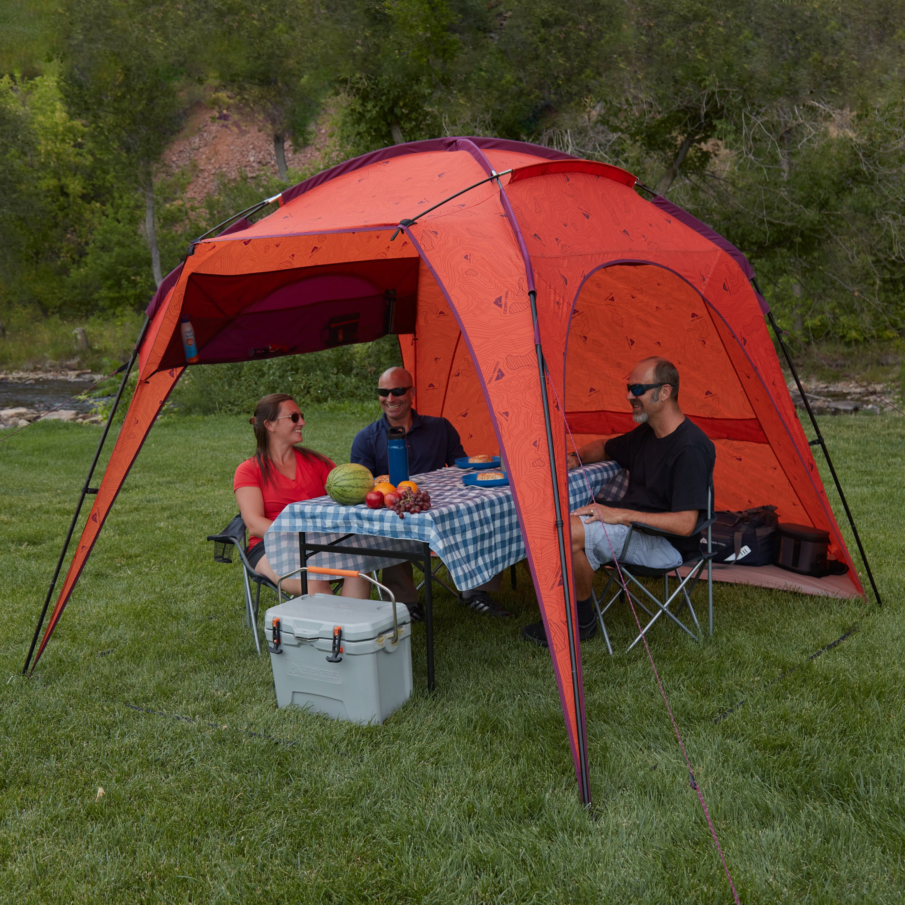 Ozark Trail Orange Sun Shelter Beach Tent， 11.25' x 8.25' with Gear Storage and UV Protection