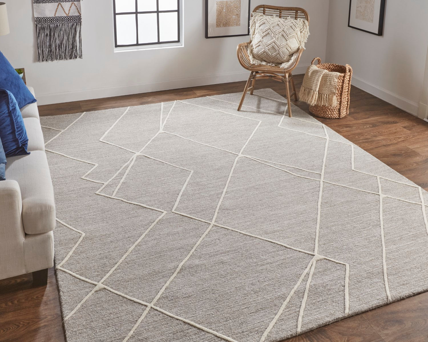 Euclid Hand Tufted Gray / Ivory Rug