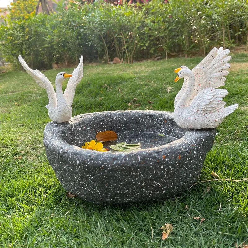 Outdoor Garden Decor Supplies Creative Resin Planting Pot and Cute Swan Animals Ornament Vase