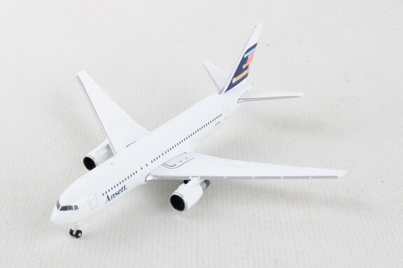 Herpa HE536714 Ansett 767 200 1/500 Southern Cross