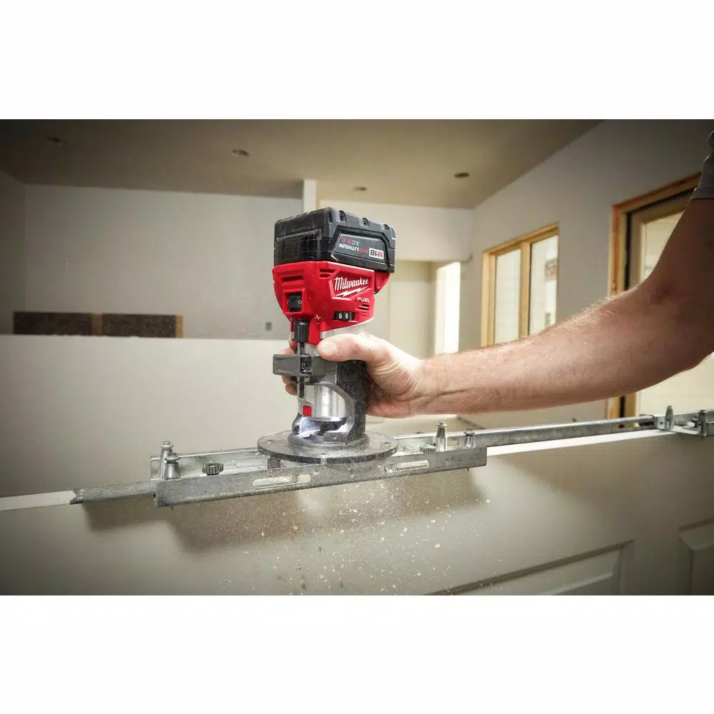 Milwaukee M18 FUEL 18-Volt Lithium-Ion Brushless Cordless Compact Router w/ Compact Router Plunge Base and#8211; XDC Depot