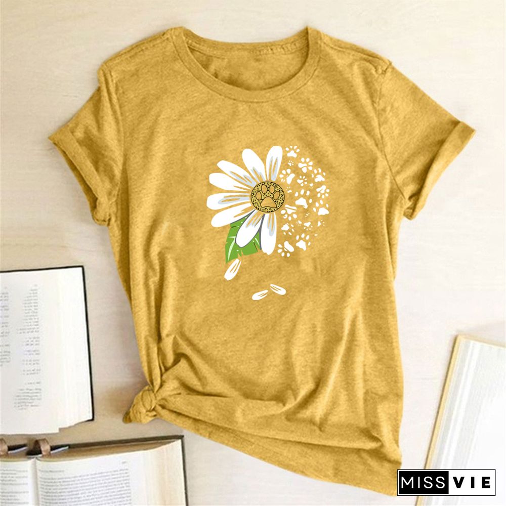 Daisy Bear Paw Print T-shirts Women Summer Graphic Tee Aesthetic ShirtsFor Women Casual Short Sleeve Ladies Tops Camiseta Mujer