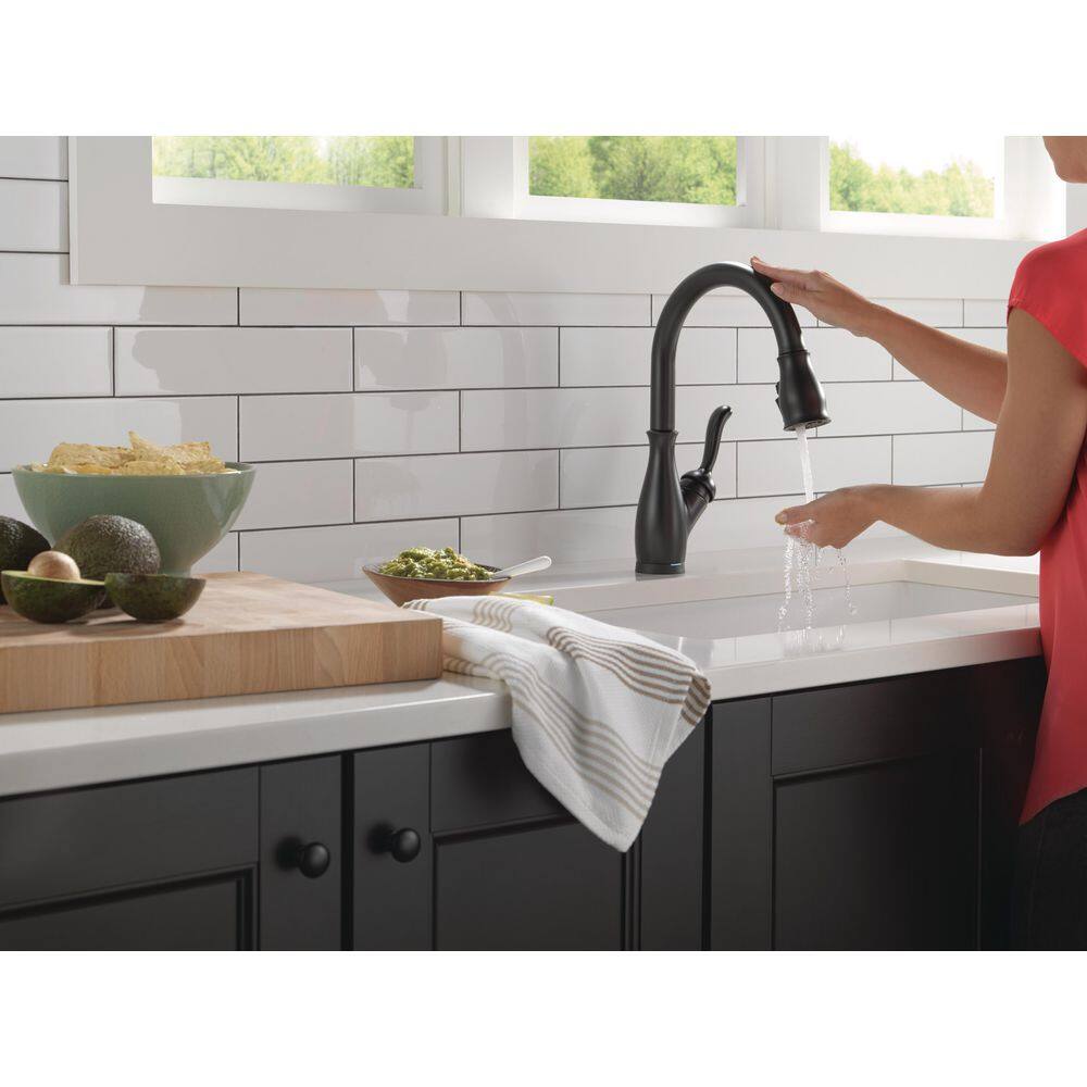 Delta Leland Single-Handle Pull-Down Sprayer Kitchen Faucet with Touch2O Technology in Matte Black 9178T-BL-DST