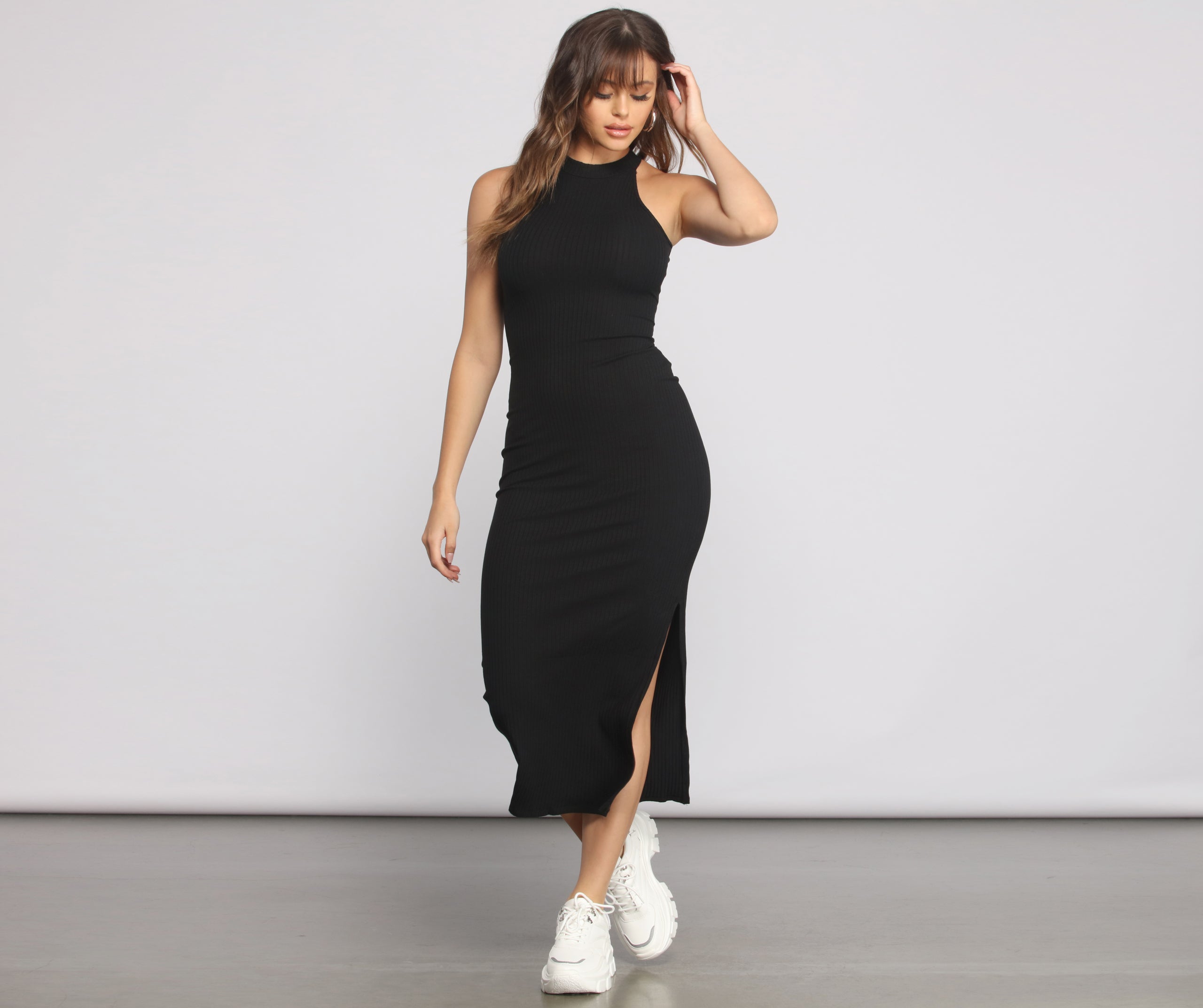 Ribbed Knit Crew Neck Maxi Dress