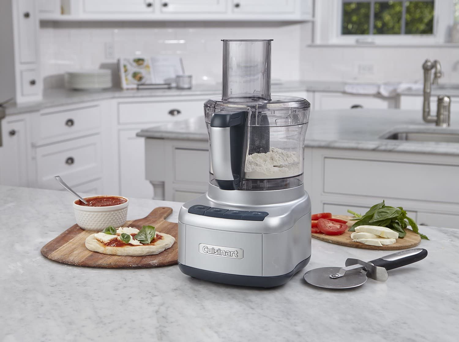 Cuisinart 8 Cup Food Processor， 350-Watt Motor， Medium to Fine Slicing Discs， FP-8SV