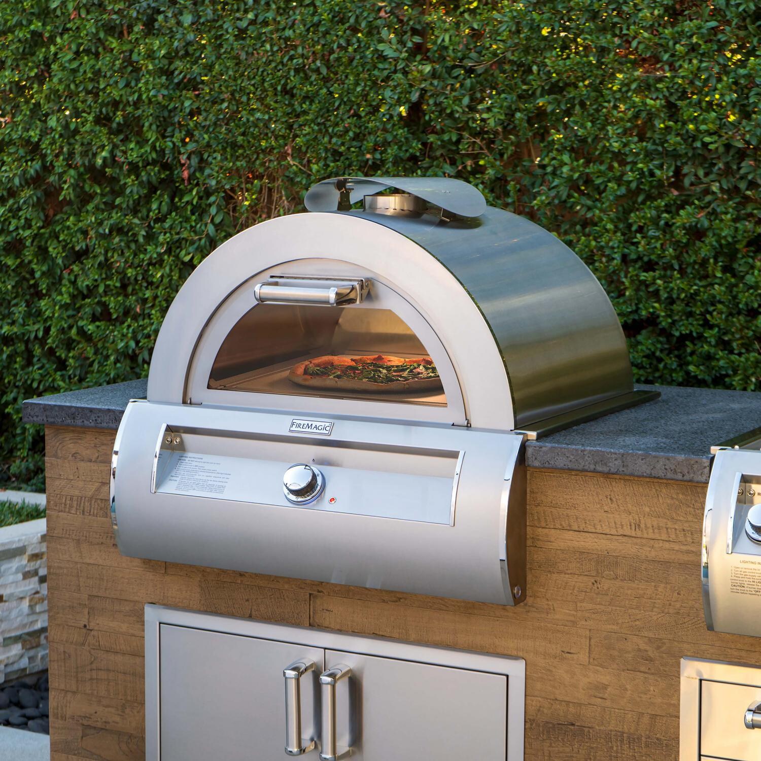 Fire Magic Echelon Diamond Built-In Natural Gas Pizza Oven