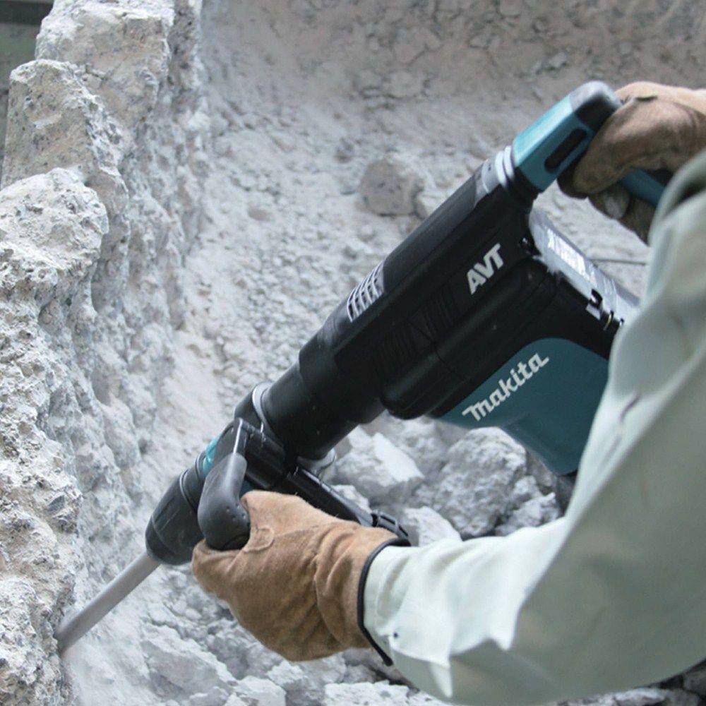 Makita 14 Amp 17 lb. AVT SDS-MAX Demolition Hammer HM1111C