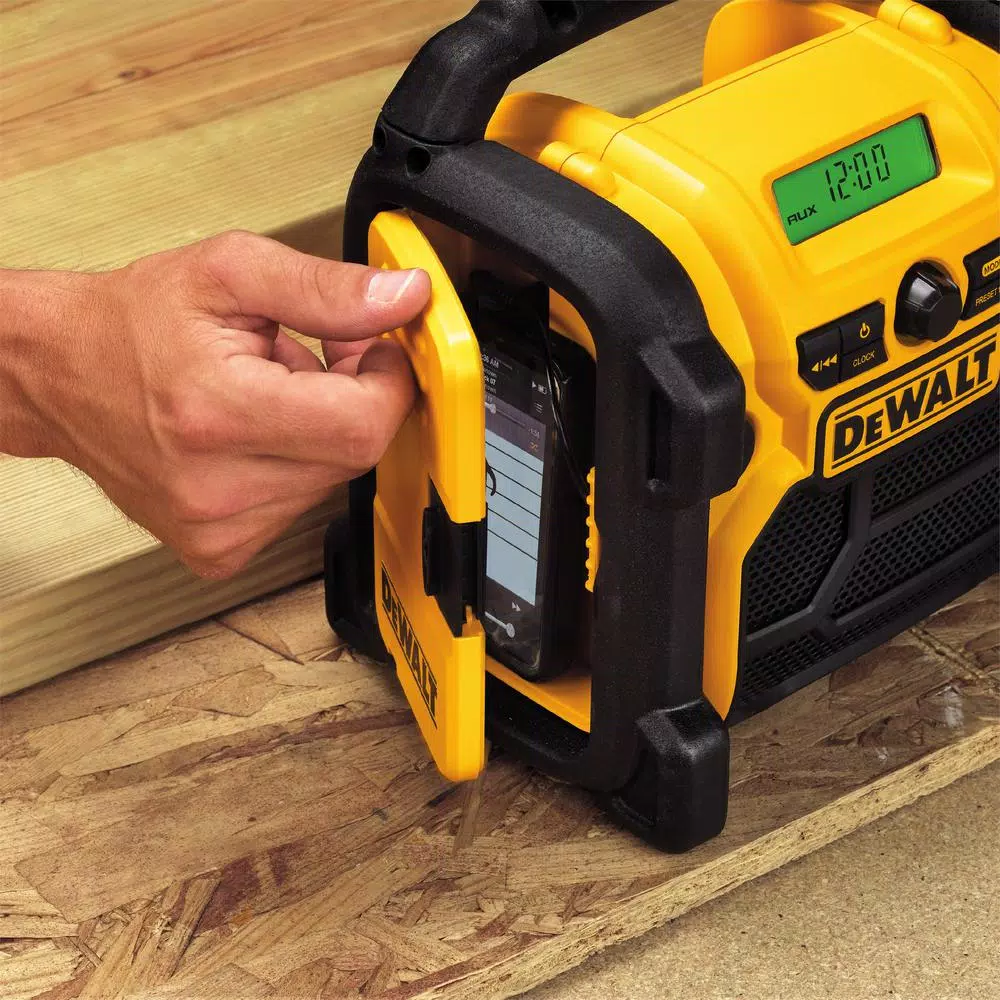 DEWALT FLEXVOLT 60-Volt MAX Cordless Brushless 7-1/4 in. Circular Saw， (1) FLEXVOLT 6.0Ah Battery and Worksite Radio and#8211; XDC Depot