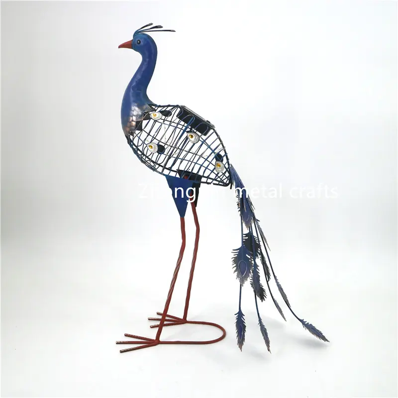 2023 New Design  Outdoor Garden Yard Ornaments Metal Peacock Solar LED Garden Animal Sculpture Statues  Decoration