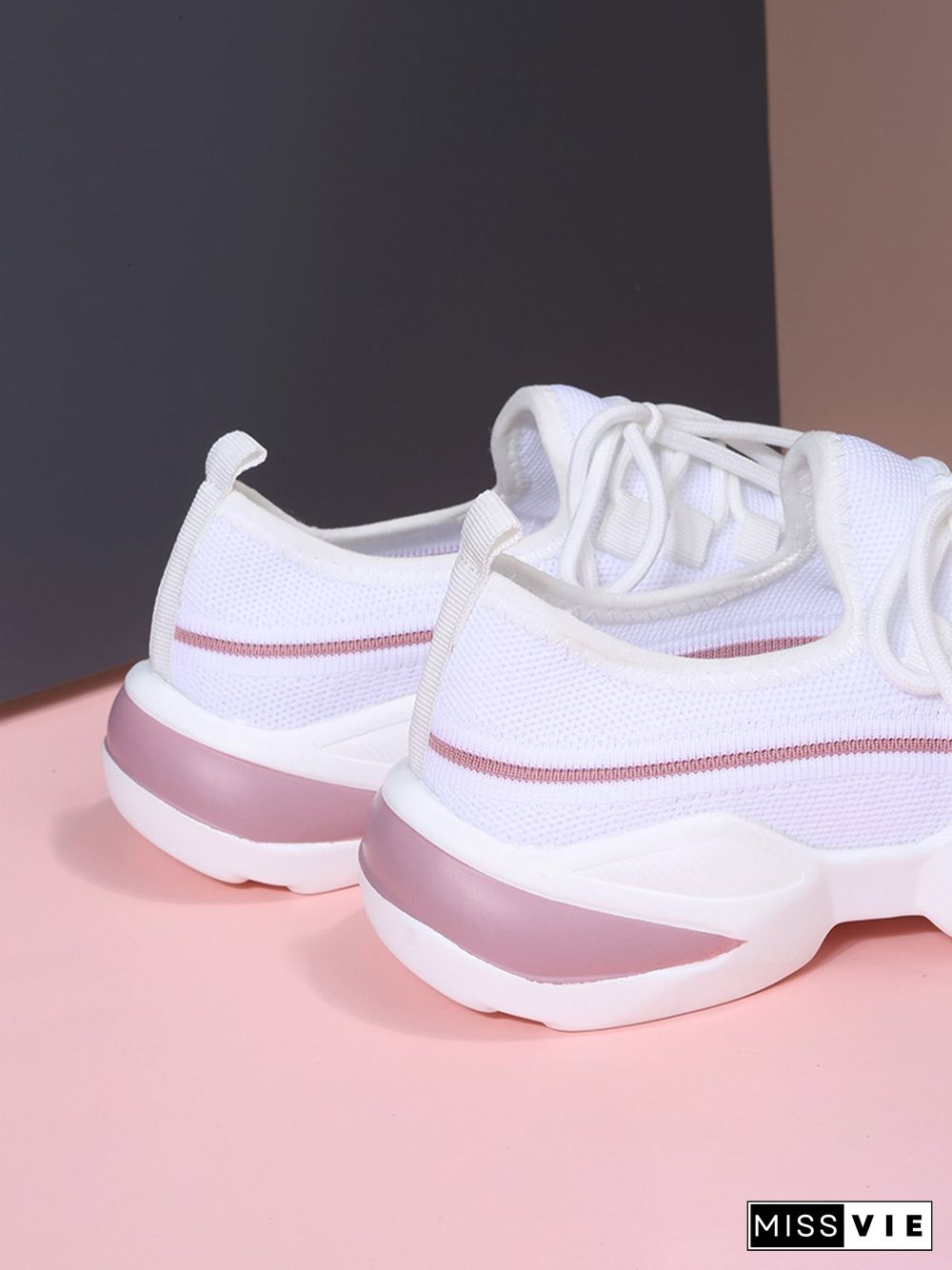 Comfortable Lace-Up Sneakers in Simple Fabric