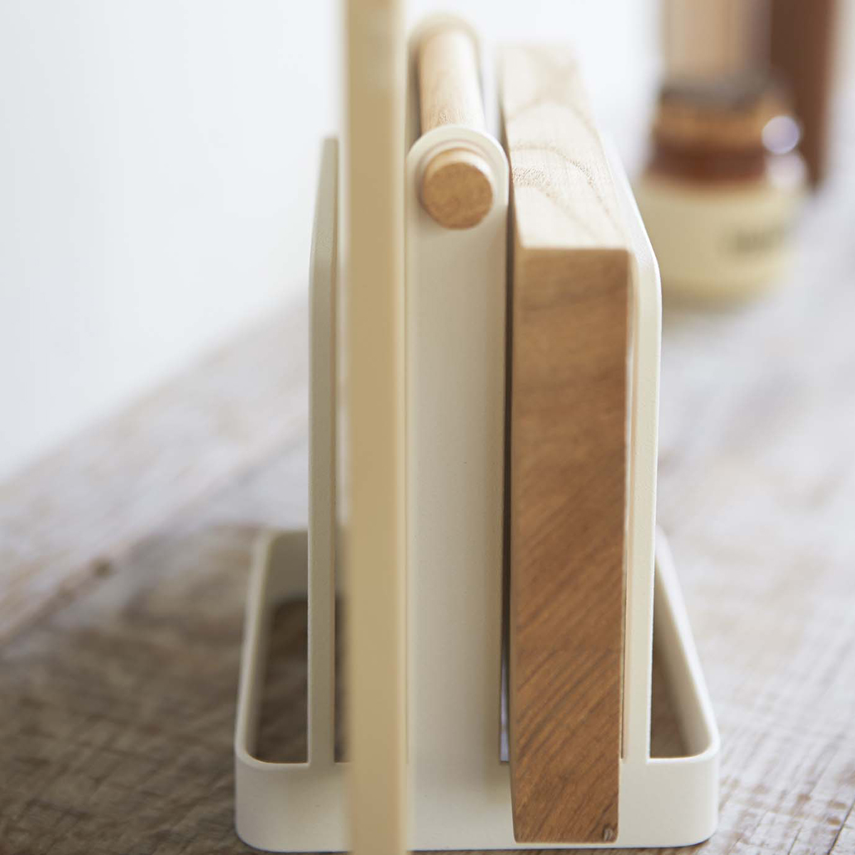 Yamazaki Tosca Cutting Board Stand