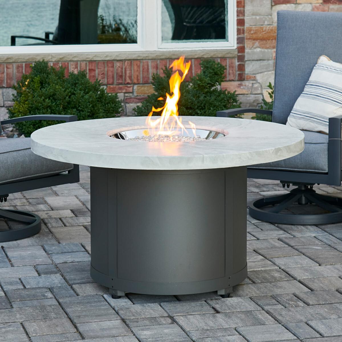 The Outdoor GreatRoom Company Beacon 48-Inch Round Natural Gas Fire Pit Table with 20-Inch Crystal Fire Burner