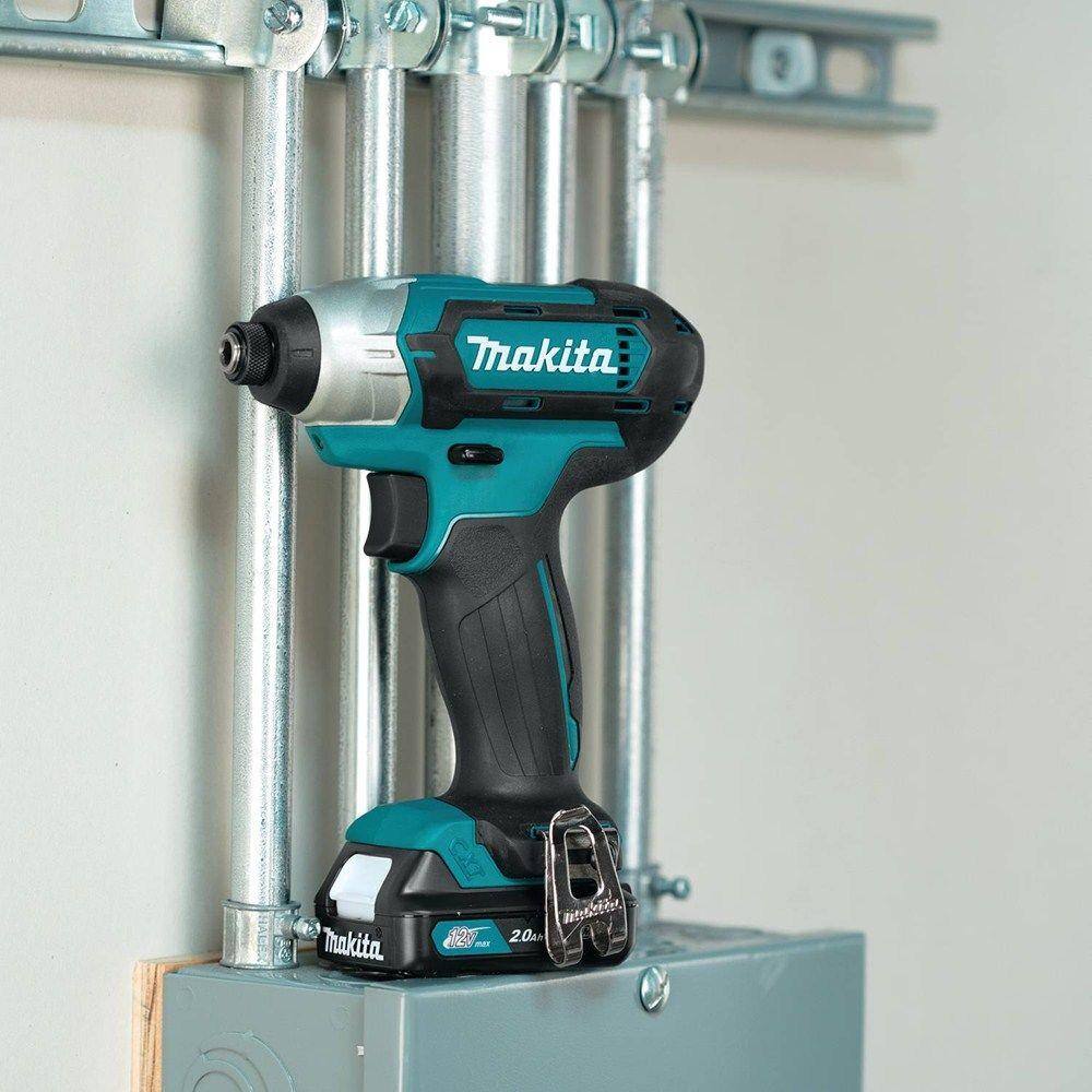 Makita 12V max CXT Lithium-Ion 14 in. Cordless Impact Driver Kit with (2) Batteries 2.0Ah Charger Hard Case DT03R1