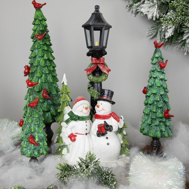 Lighted Snow Couple Under Street Lamp Christmas Figure