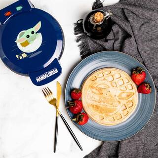 Uncanny Brands Mandalorian 600W Single Waffle Maker Blue Star Wars Belgian Waffle Iron WM-SRW-TC3