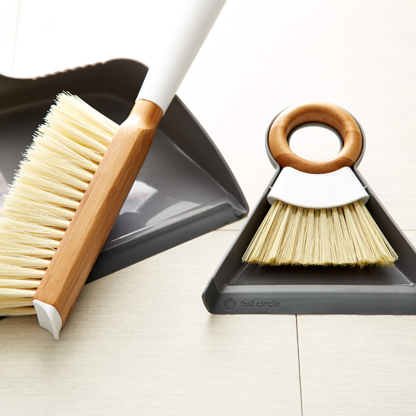 Full Circle Dustpan amp Brush Set