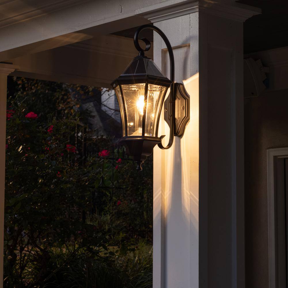 GAMA SONIC Victorian 1-Light Black Solar LED Outdoor Wall Sconce with Morph Technology and GS Warm White Bulb 94BM50010