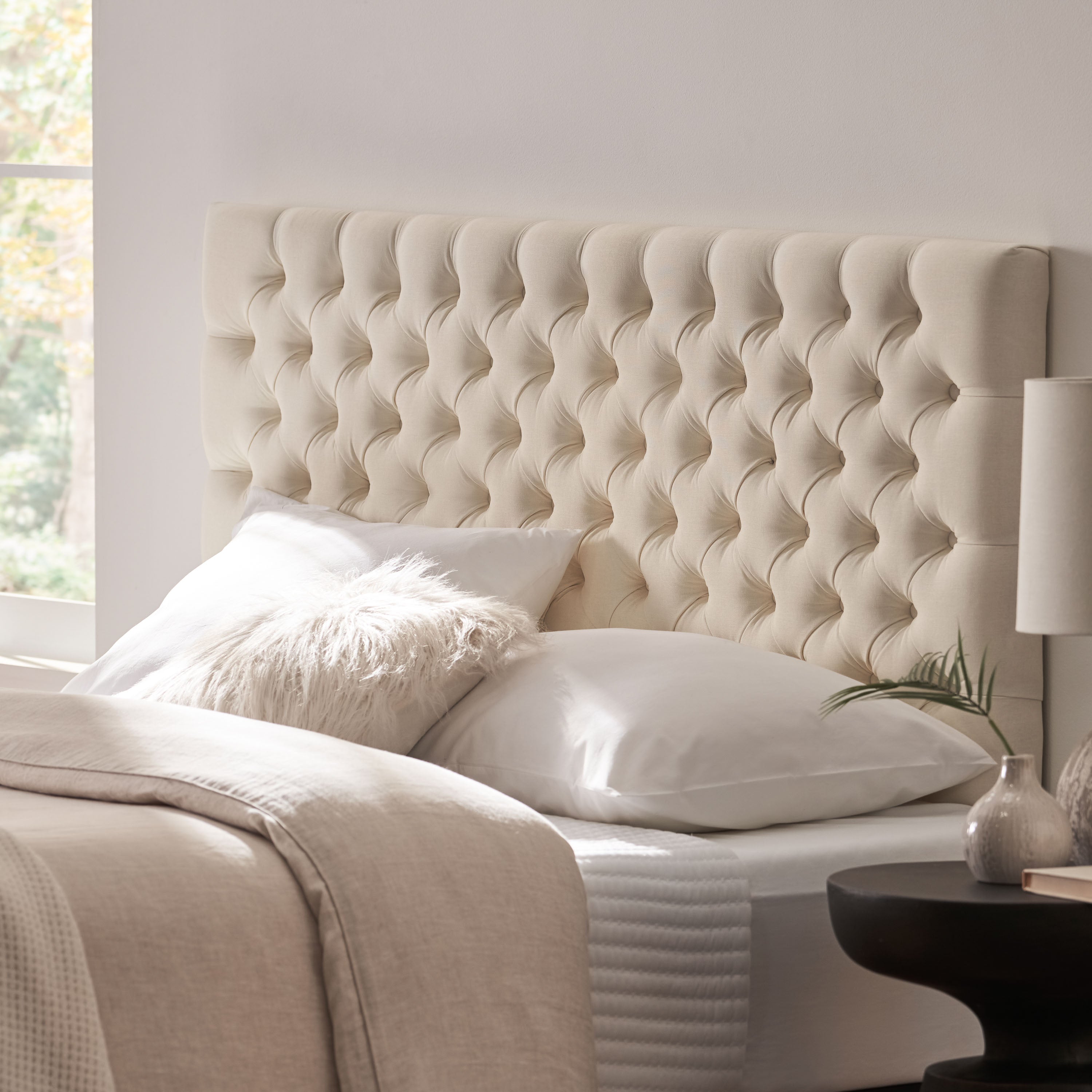 Brunet Contemporary Button Tufted Fabric Queen/Full Headboard