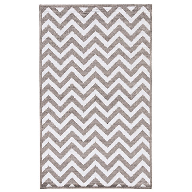 Linon Capri Chevron Rug - 4'3'' x 7'3''