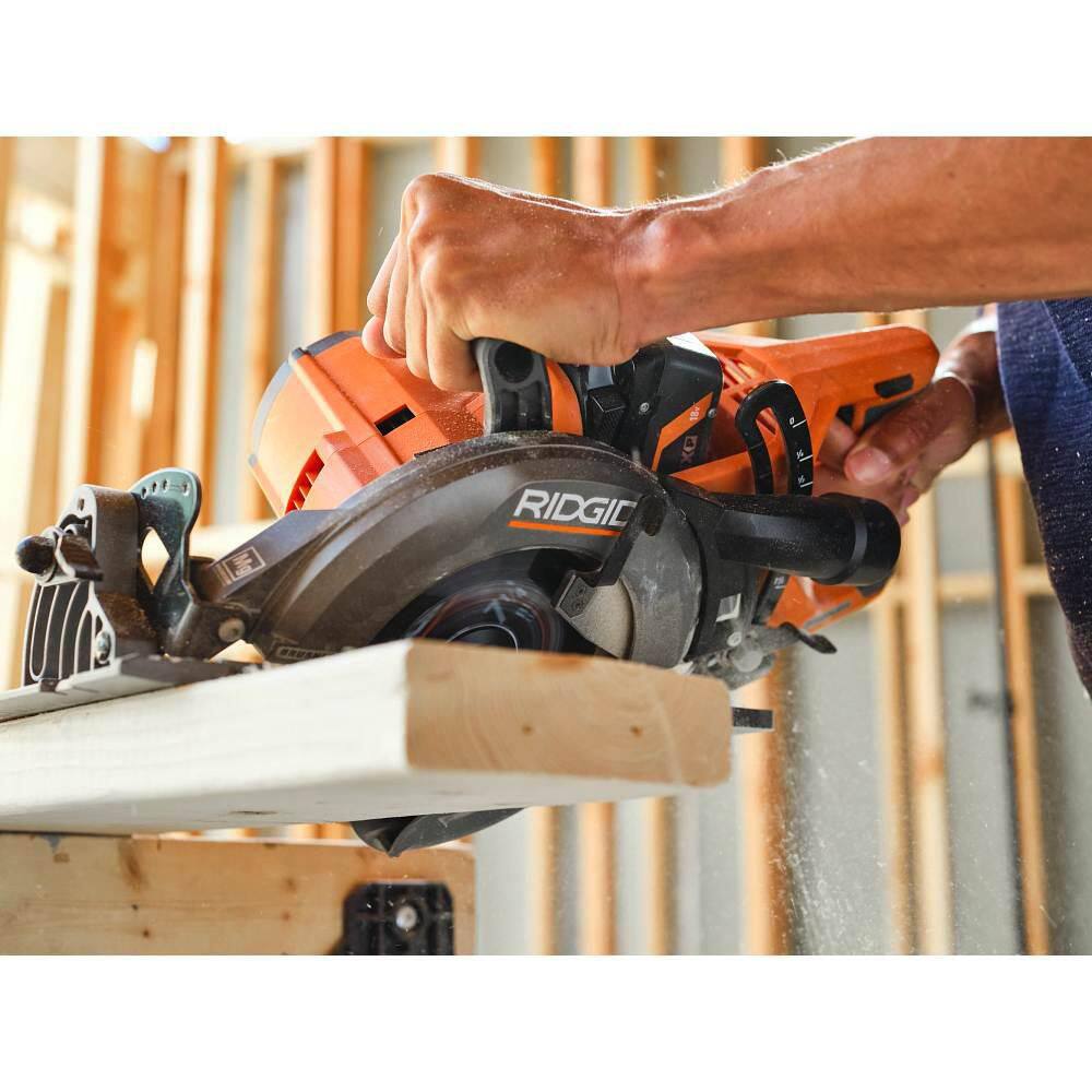 RIDGID 18V Brushless Cordless 7-14 in. Rear Handle Circular Saw with 18V 8.0 Ah MAX Output EXP Lithium-Ion Battery R8658B-AC840080