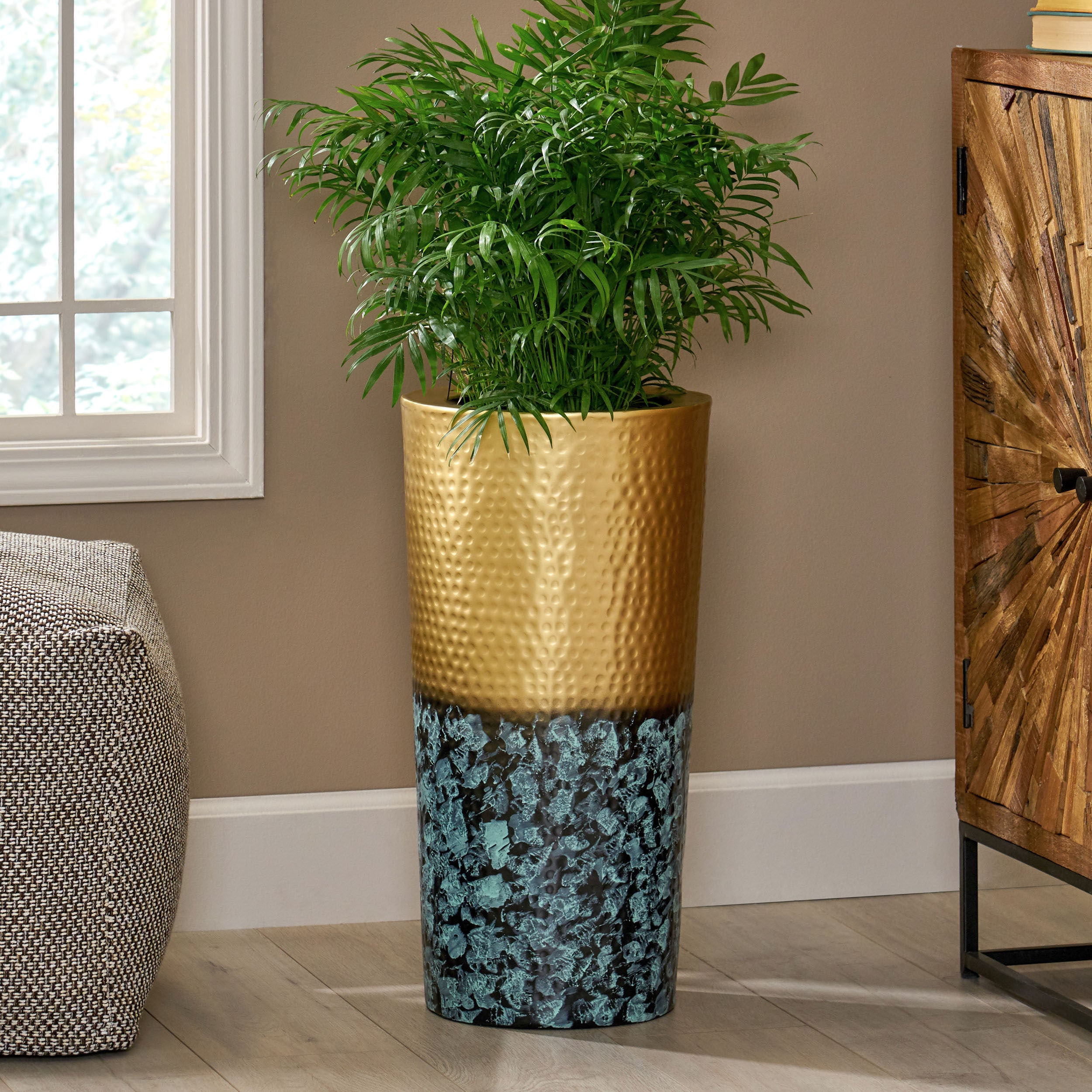 Hudgeons Vidalia Handcrafted Two-Toned Aluminum Planter