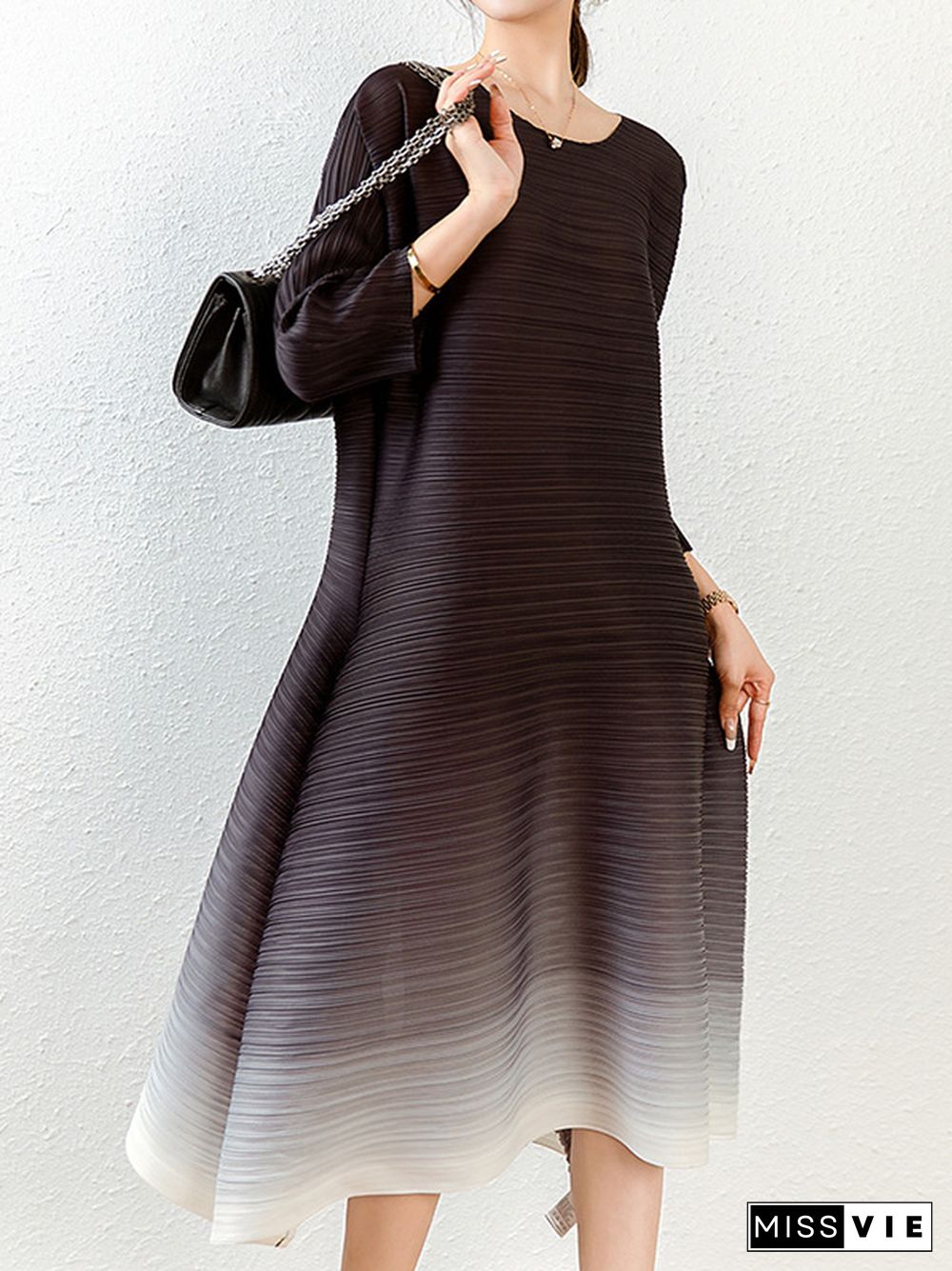 Original Long Sleeves Loose Pleated Gradient Round-Neck Midi Dresses