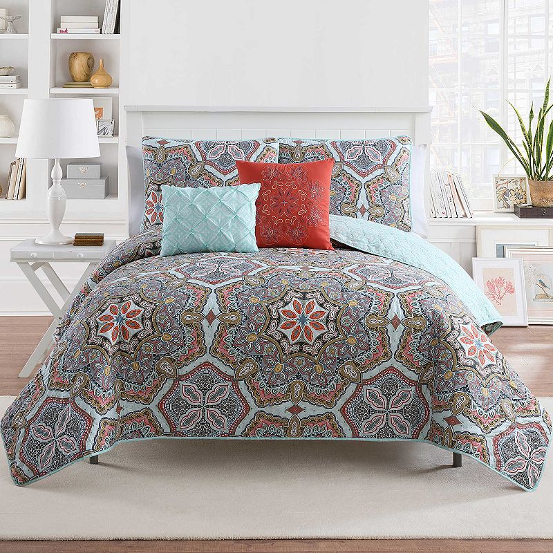 VCNY Home Yara Quilt Set