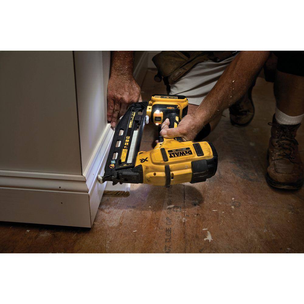 DEWALT DCN660D1 20V MAX XR 16-Gauge Cordless Angled Finish Nailer Kit