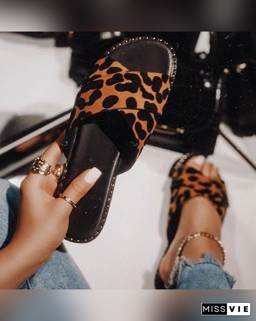 Cheetah Print Cross Bandage Upper Open-toe Flat Slippers Sandals