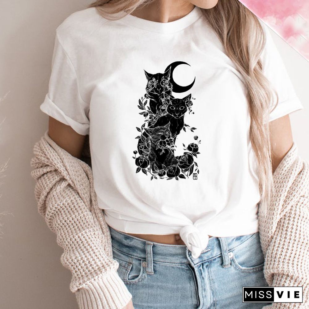 Spooky Crystal Ball Moon Cat Women T Shirts 90s Grunge Fashion Gothic Graphic Tee Pastel Goth Clothes Witch Wicca Saying Tops