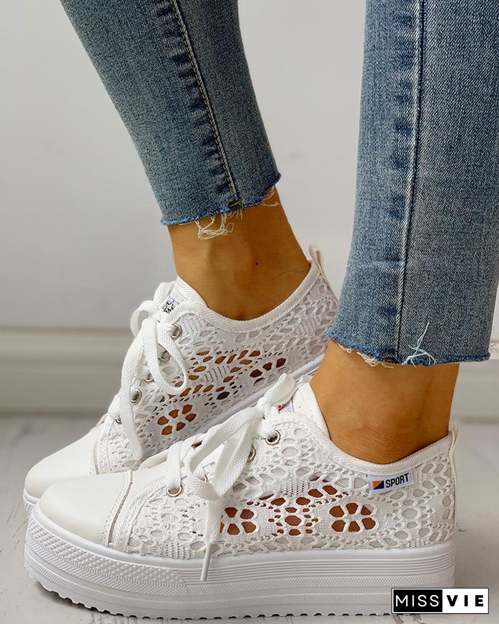 Colorblock Eyelet Hollow Out Lace-Up Sneakers