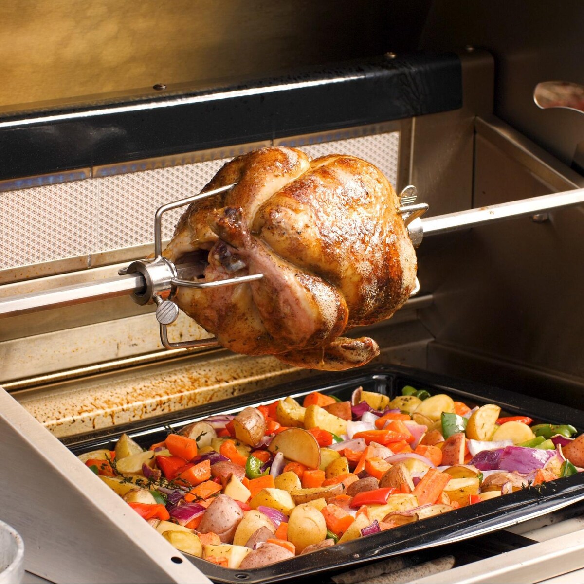 DCS Series 7 36-Inch Built-In Propane Gas Grill With Rotisserie