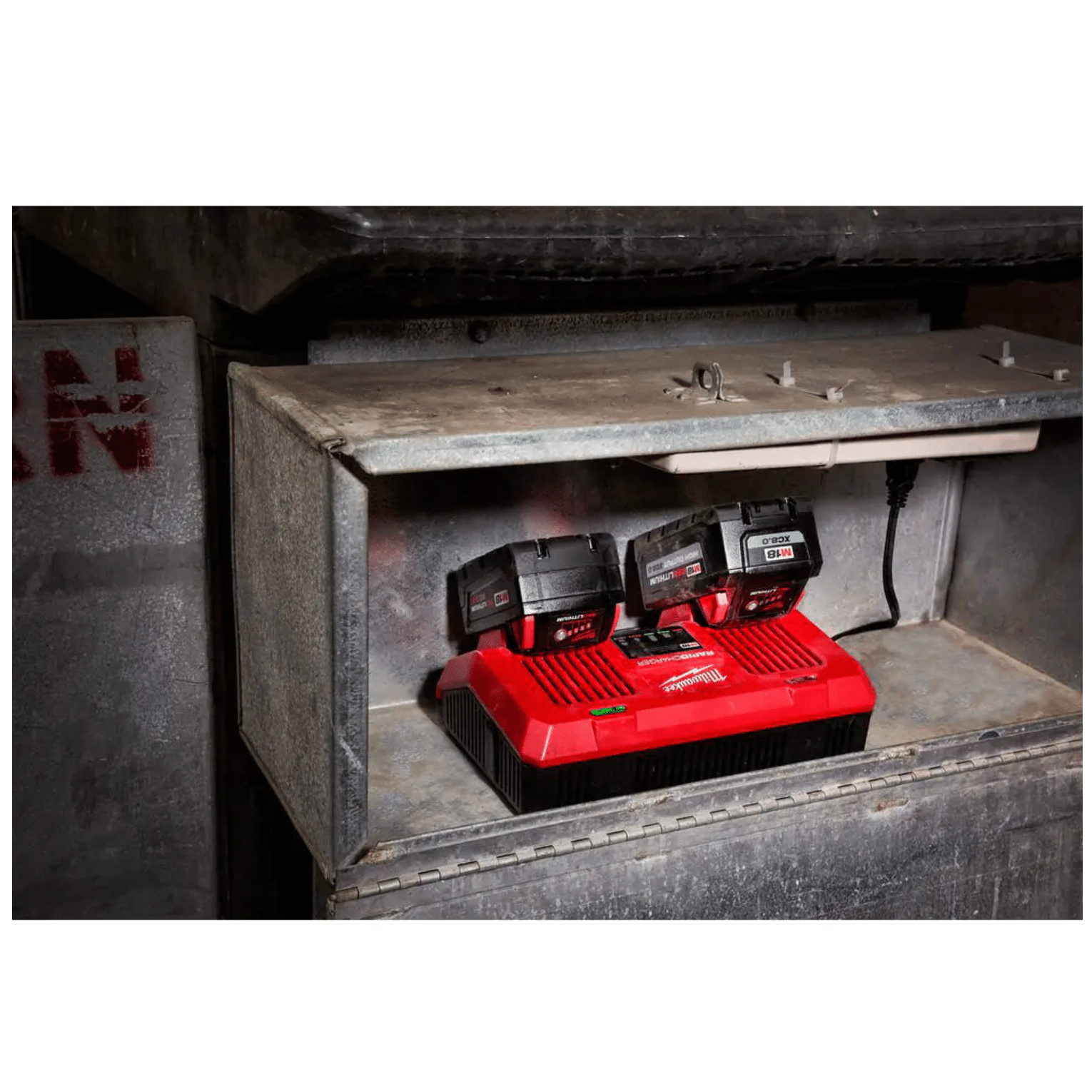 Milwaukee M18 18-Volt Lithium-Ion Dual Bay Rapid Battery Charger (48-59-1802)