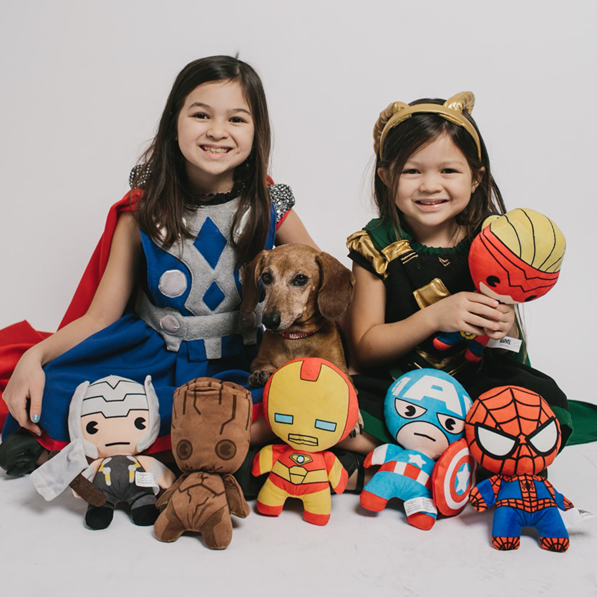 Buckle-Down Marvel Kawaii Captain Marvel Standing Pose Plush Squeaker Dog Toy， Medium