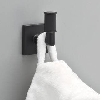 Delta Averland Towel Hook in Matte Black AVE35-MB