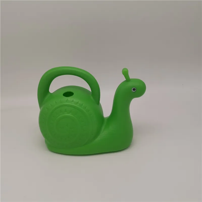 Hot selling likable cartoon snail kids animal watering can mini watering bottle garden beach tool set