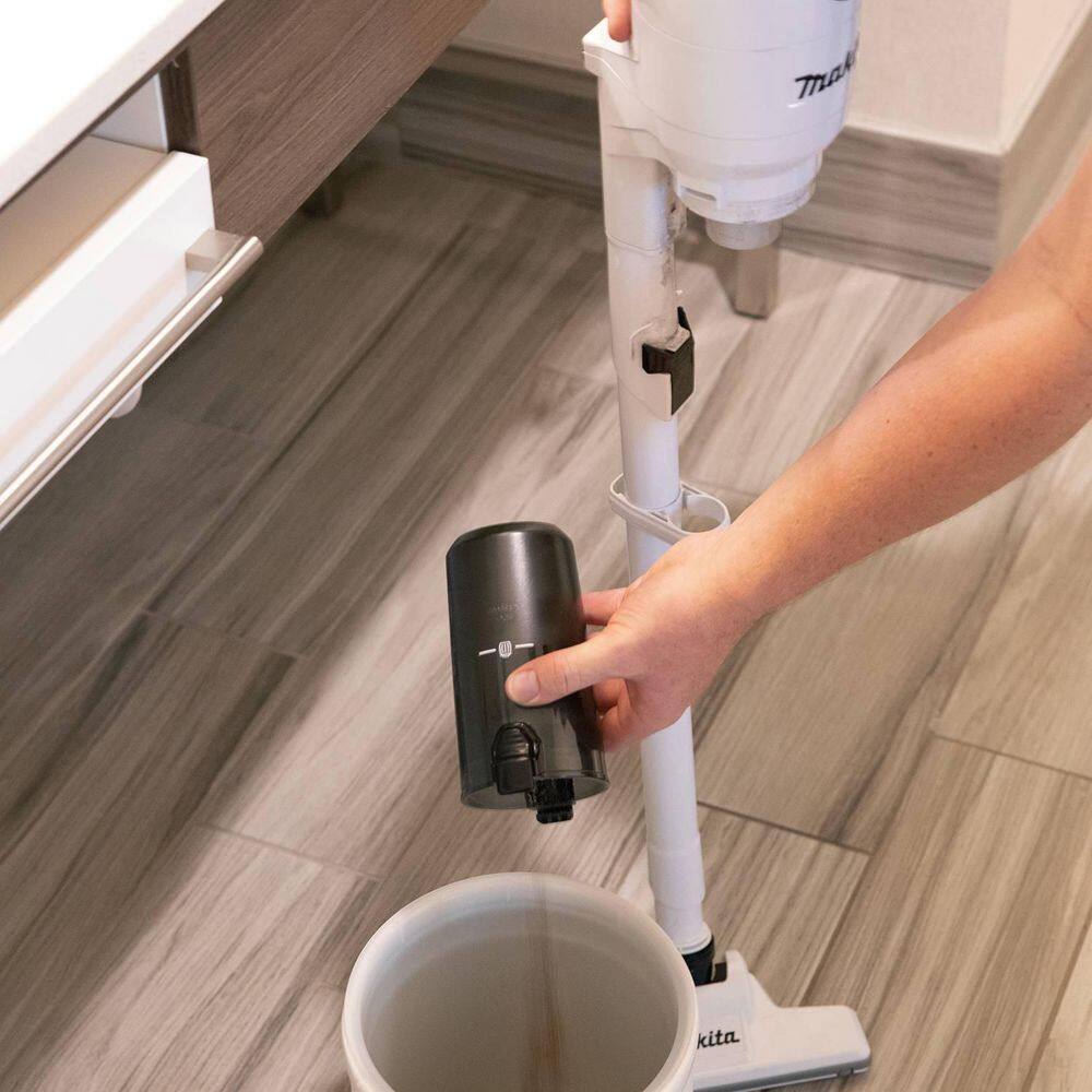 Makita 40V max XGT Brushless Cordless Cyclonic 4-Speed HEPA Filter Compact Stick Vacuum Tool Only GLC03Z