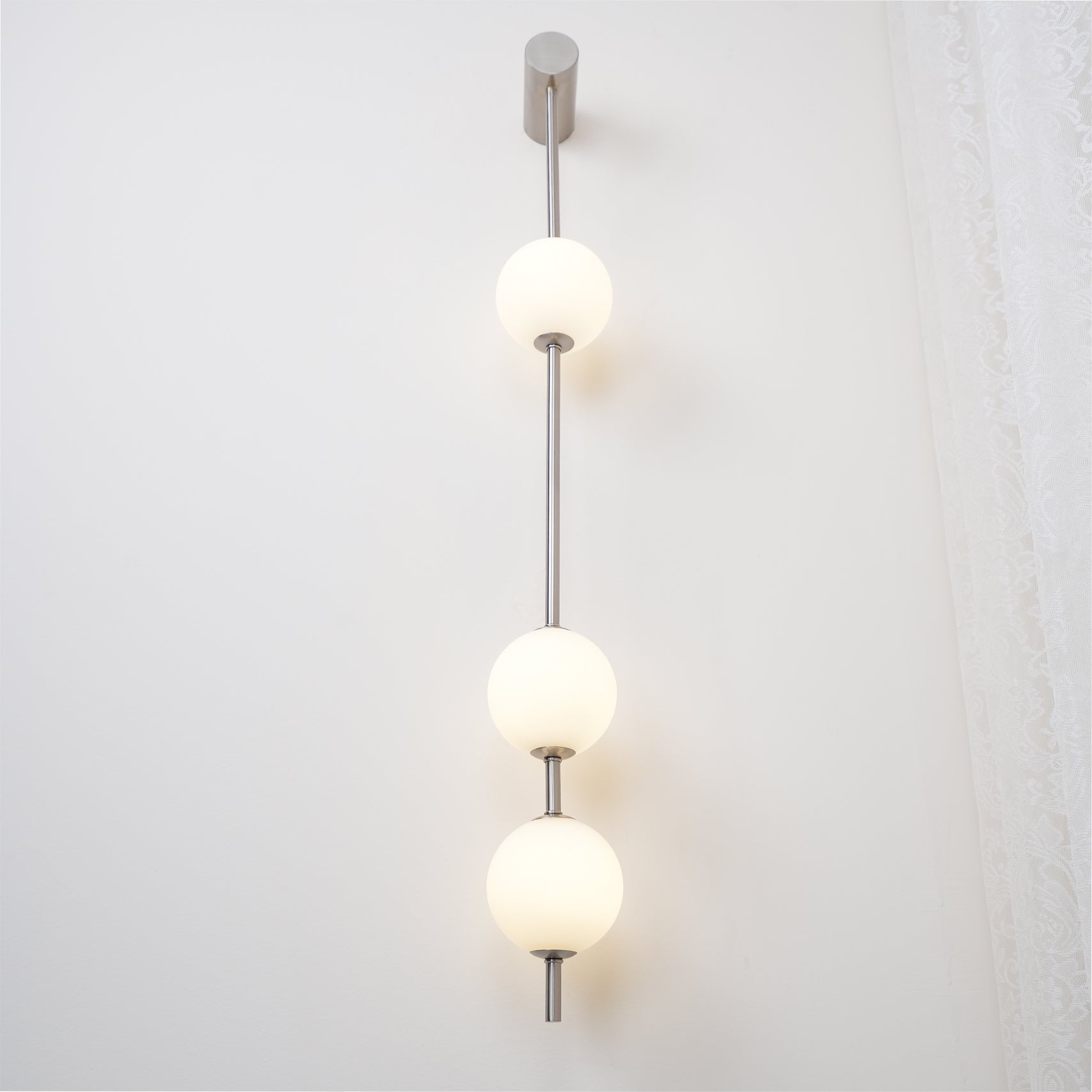 Vertical Balls Wall Lamp