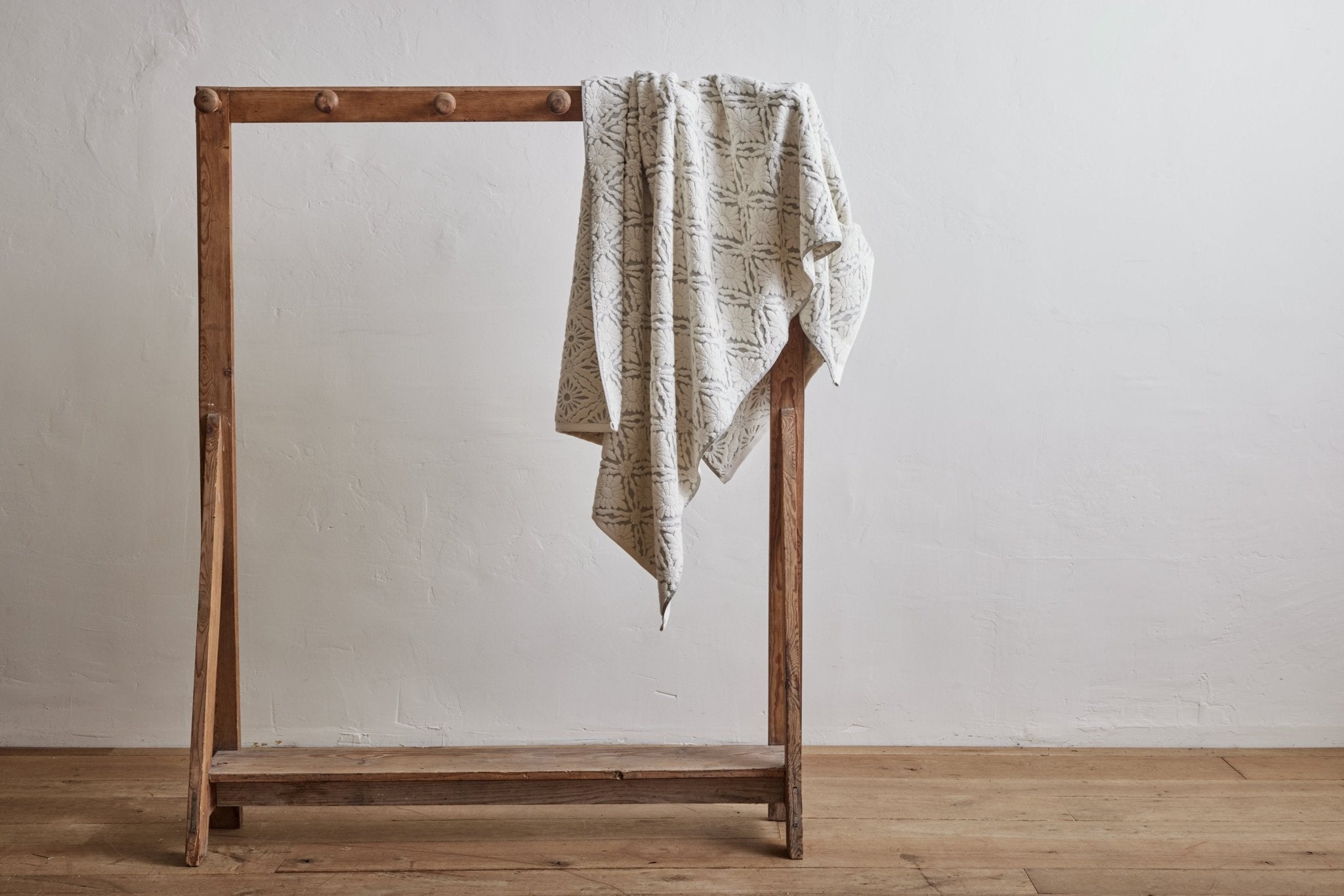 Nickey Kehoe Marguerite Bath Towel in Fog