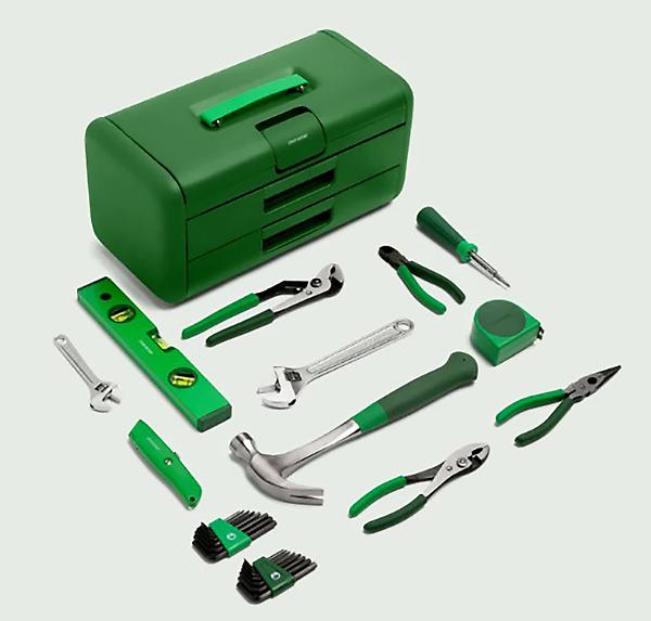 Character The Essential 13Piece Tool Set