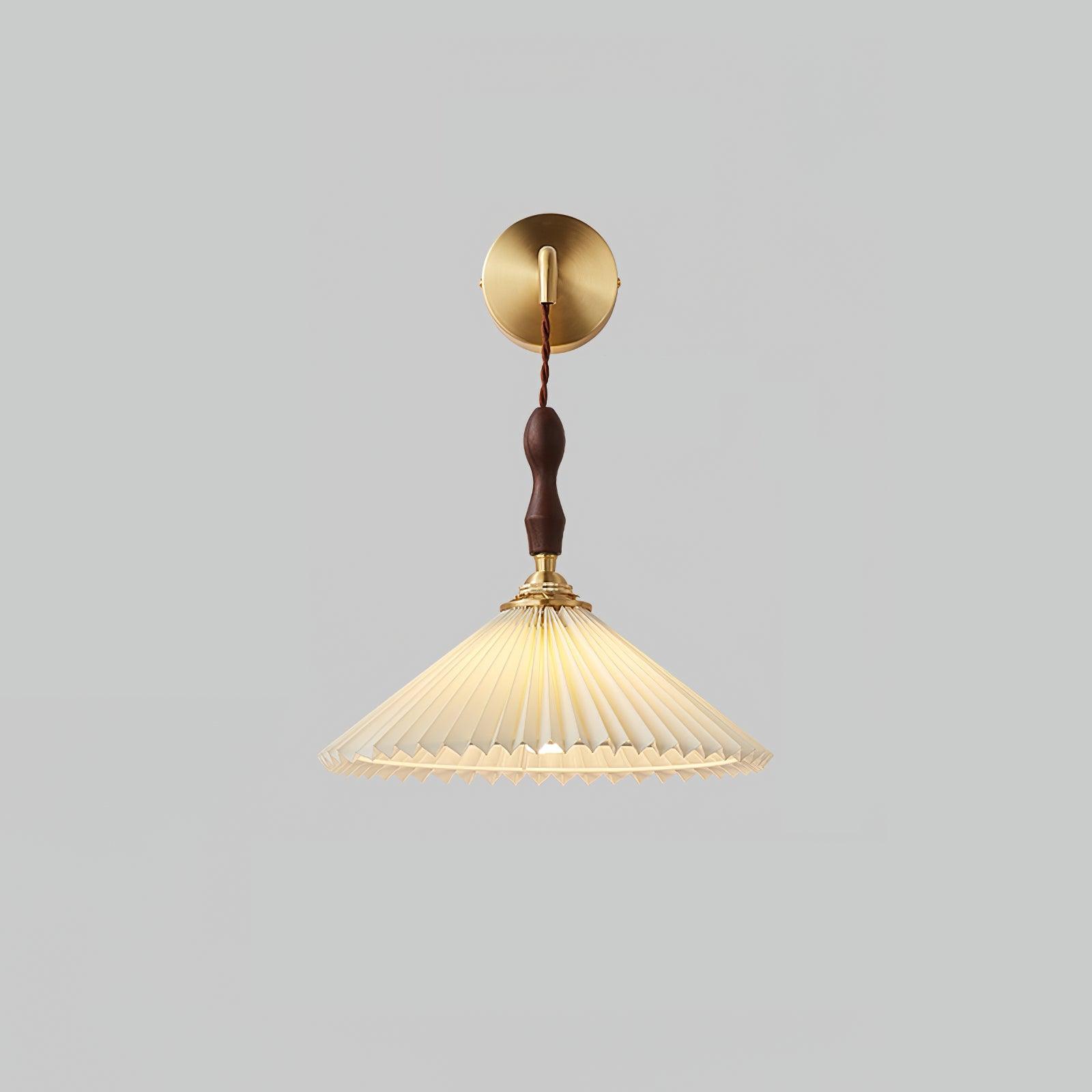 Pleated Wooden Wall Lamp