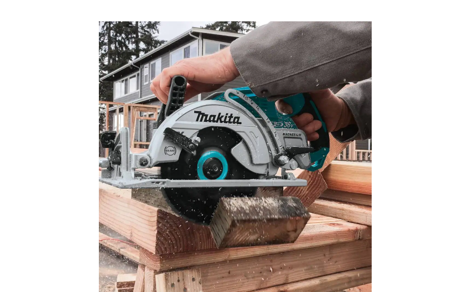 Makita XSR01Z 18-Volt X2 LXT Lithium-Ion (36-Volt) Brushless Cordless Rear Handle 7-1/4 in. Circular Saw (Tool-Only)