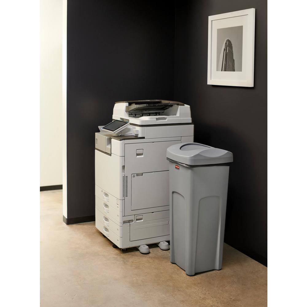 Rubbermaid Commercial Products Untouchable 23 Gal. Vented Trash Can with Lid 2143862