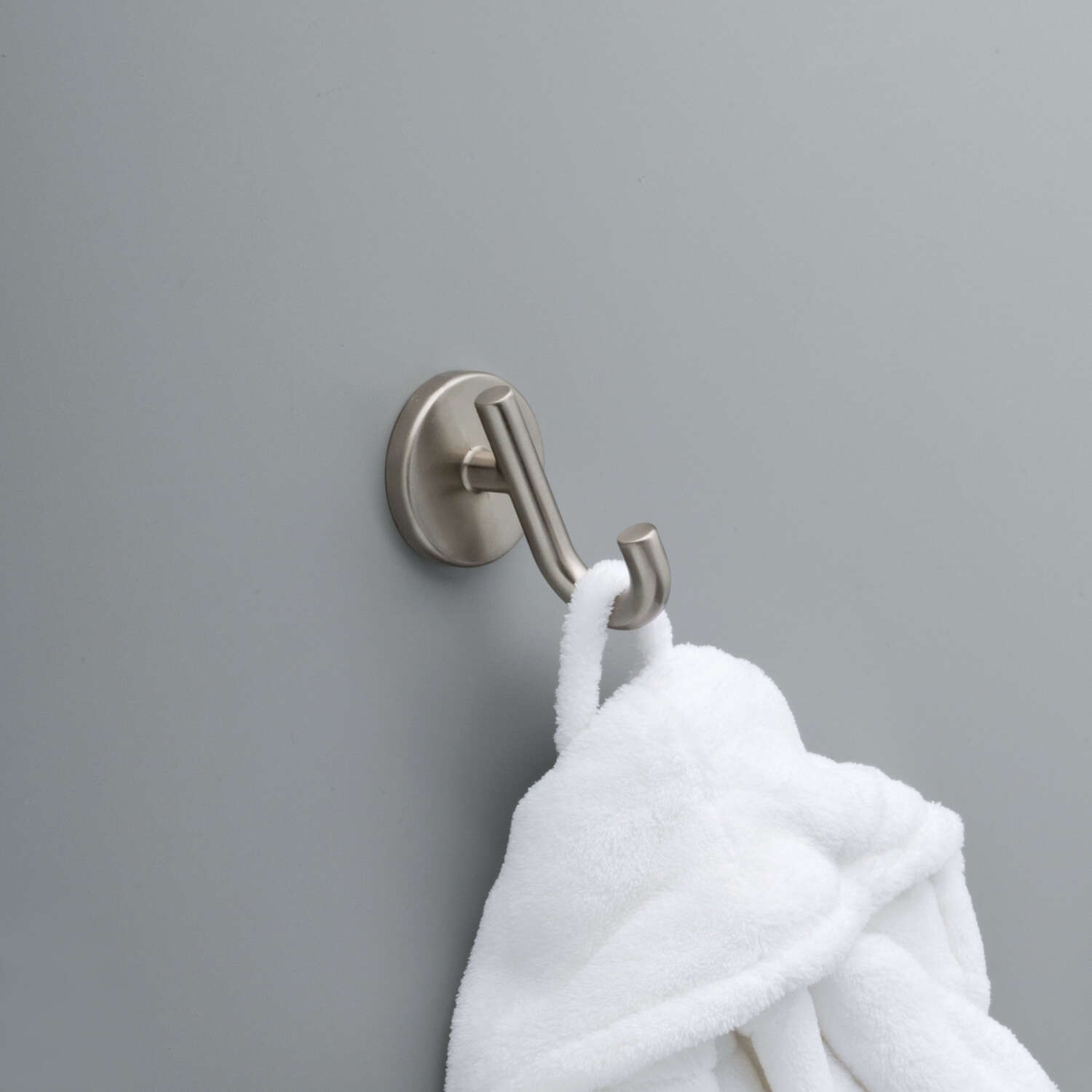 Delta Lyndall 3.09 in. H X 2.2 in. W X 2.8 in. L Satin Nickel Robe Hook