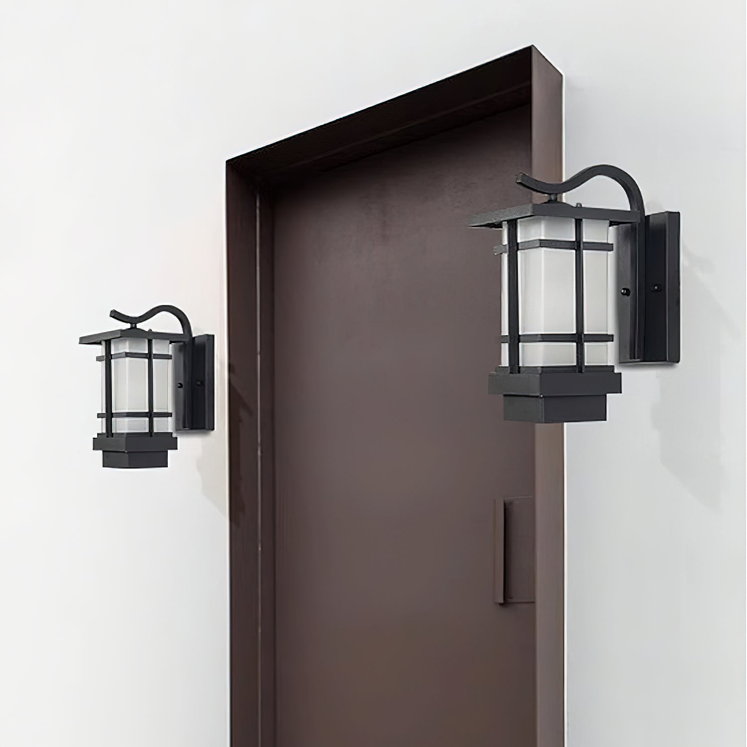 Madison Lantern Outdoor Wall Lamp