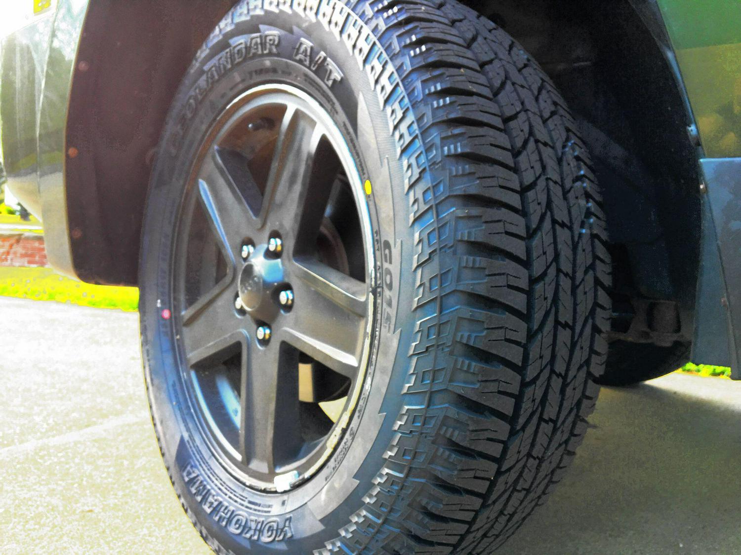 Yokohama Geolandar G015 LT285/60R20 125/122S All Terrain All Season Light truck/SUV Tire