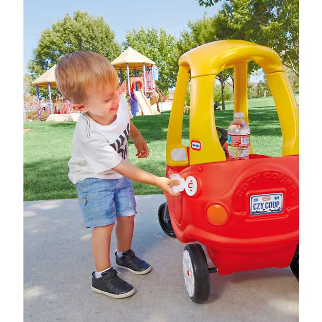 Little Tikes Cozy Coupe Ride-On Toy