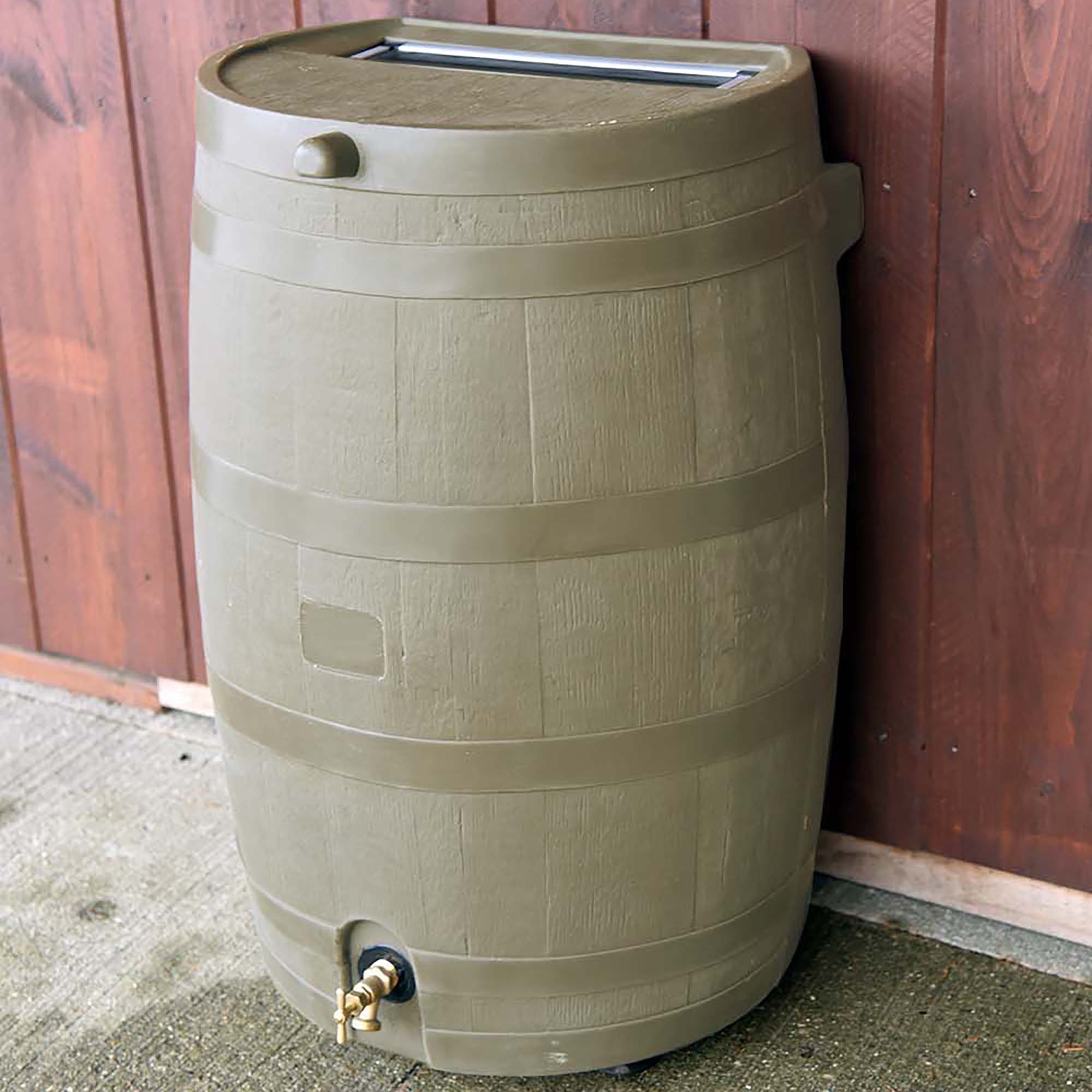 RTS Home Accents Polyethylene 50 Gallon Flat Back Brass Spigot Rain Barrel， Oak Color