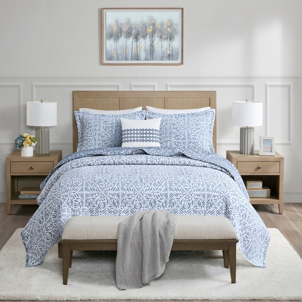 Madison Park Signature Harmony 4 Piece Oversized Reversible Matelasse Coverlet Set with Throw Pillow